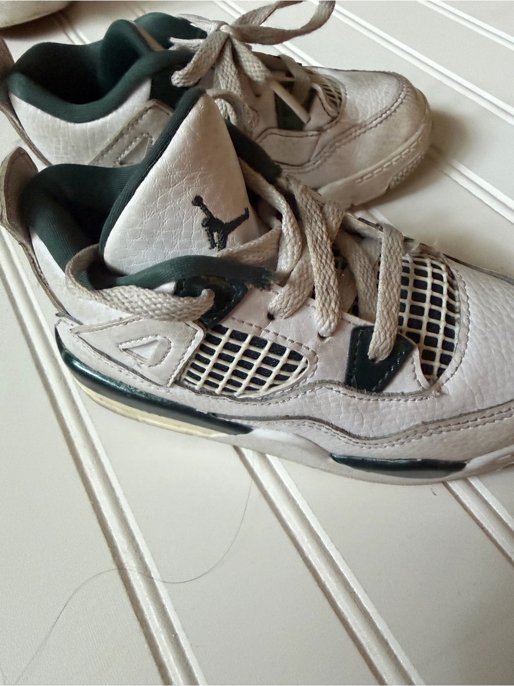 Jordan Kids White and Dark Green Retro-Style Sneakers - Picture 2 of 5